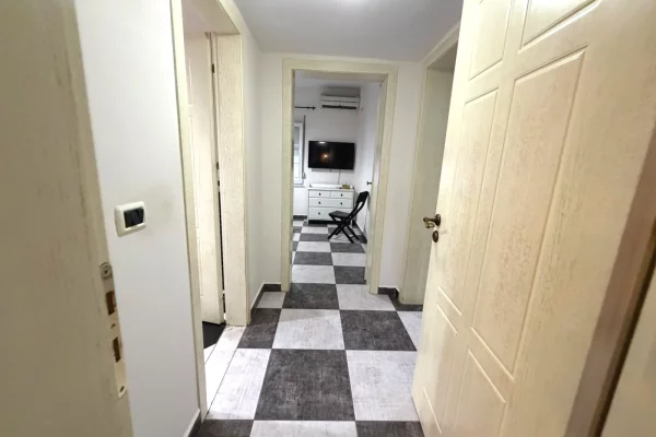 Shtepi ne shitje Apartament ne Tirane, 2+1, Mobilimi E mobiluar, Pagesa 219,000  Euro.