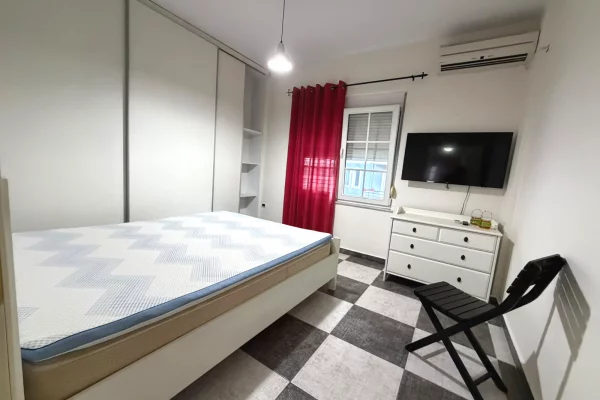 Shtepi ne shitje Apartament ne Tirane, 2+1, Mobilimi E mobiluar, Pagesa 219,000  Euro.