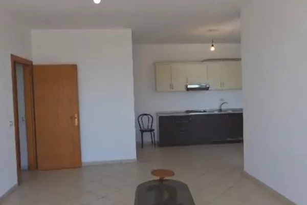 Shtepi ne shitje Apartament ne Tirane, 2+1, Mobilimi Bosh, pa mobiluar, Pagesa 16,500,000  Leke.