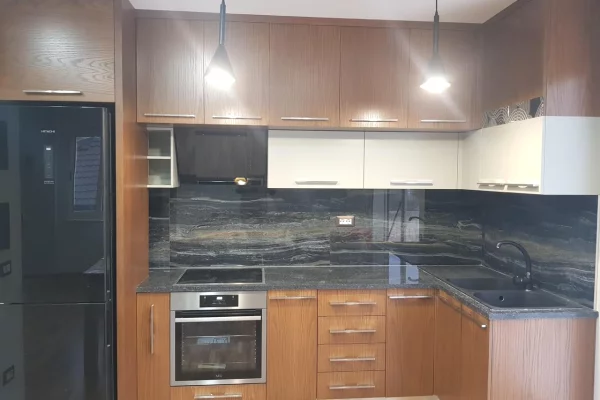 Shtepi me qera Apartament ne Tirane, 2+1, Mobilimi E mobiluar, Pagesa 80,000  Leke.