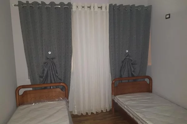 Shtepi me qera Apartament ne Tirane, 2+1, Mobilimi E mobiluar, Pagesa 80,000  Leke.