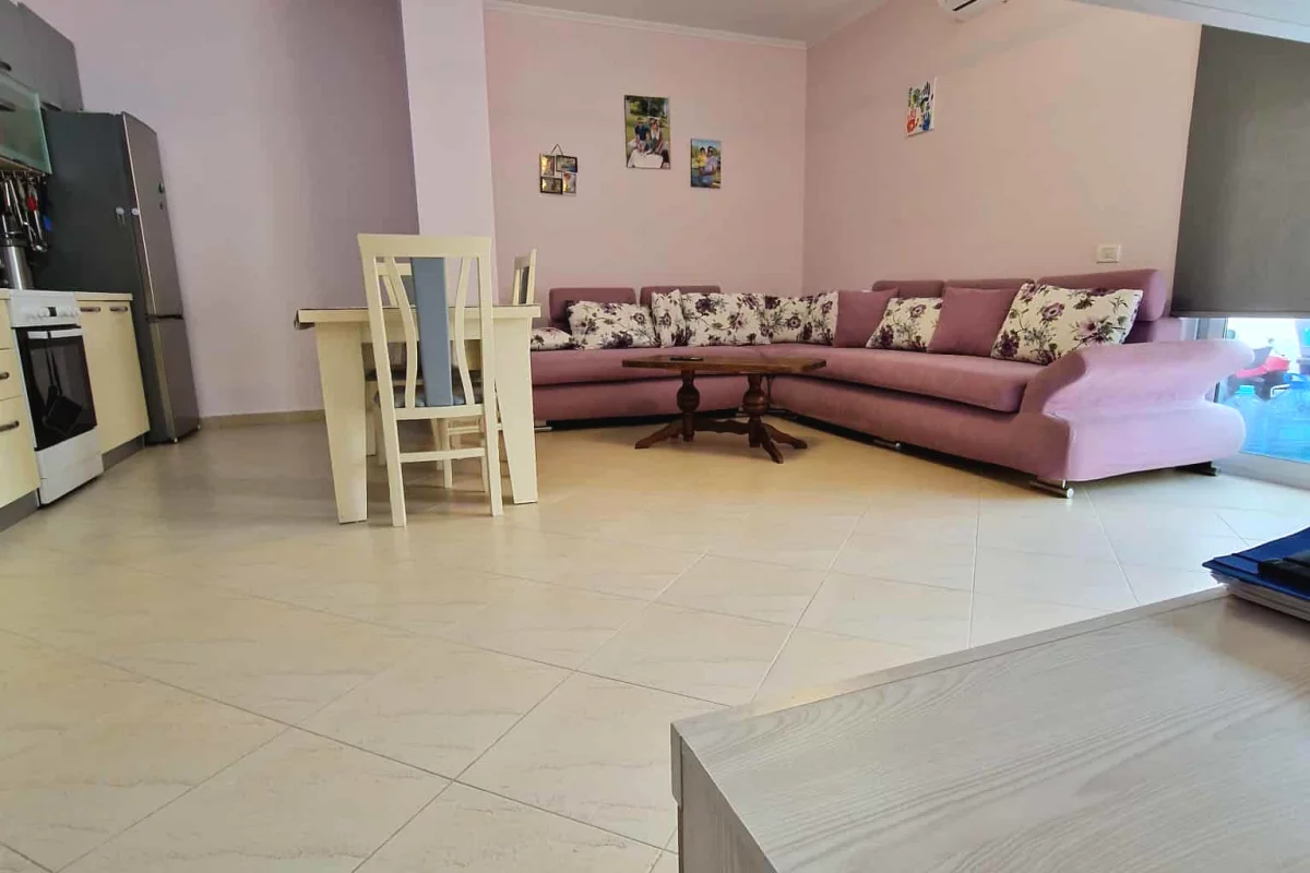 Shtepi me qera Apartament ne Tirane, 2+1, Mobilimi E mobiluar, Pagesa 45,000  Leke.