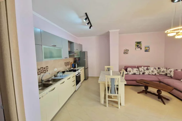 Shtepi me qera Apartament ne Tirane, 2+1, Mobilimi E mobiluar, Pagesa 45,000  Leke.