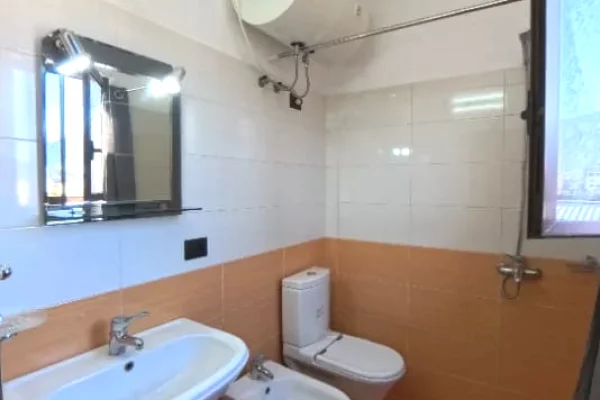Shtepi me qera Apartament ne Tirane, 1+1, Mobilimi E mobiluar, Pagesa 60,000  Leke.
