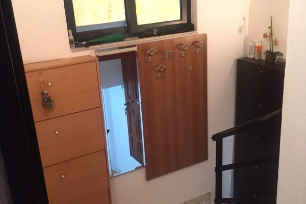Shtepi me qera Apartament ne Tirane, 2+1, Mobilimi E mobiluar, Pagesa 55,000  Leke.