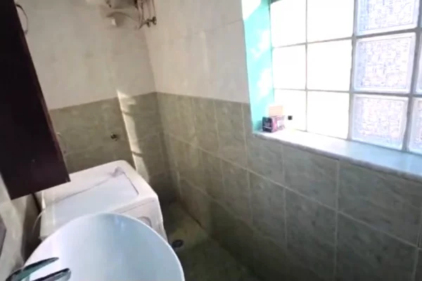 Shtepi me qera Apartament ne Tirane, 2+1, Mobilimi E mobiluar, Pagesa 55,000  Leke.