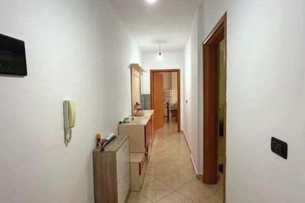 Shtepi me qera Apartament ne Tirane, 1+1, Mobilimi E mobiluar, Pagesa 40,000  Leke.