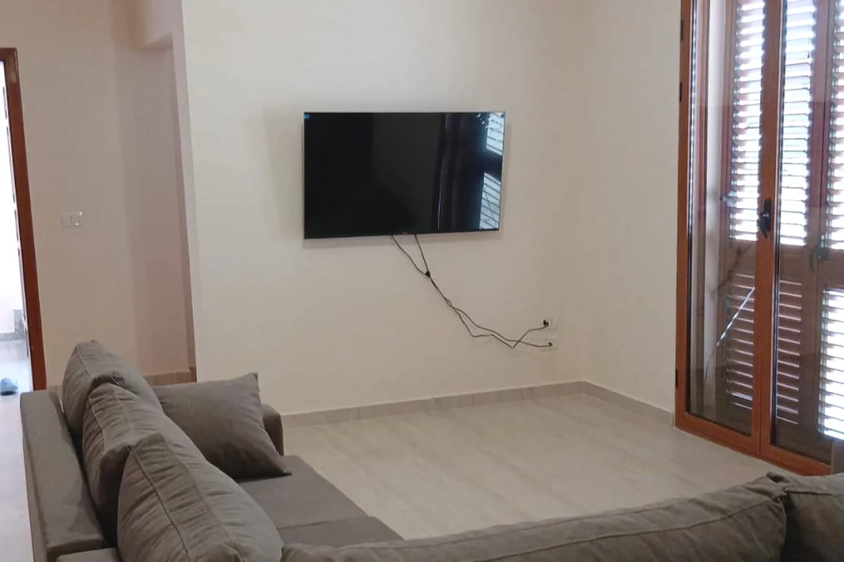 Shtepi me qera Apartament ne Tirane, 1+1, Mobilimi E mobiluar, Pagesa 50,000  Leke.