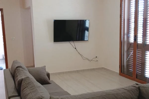 Shtepi me qera 1+1 ne Tirane - 50,000 Leke