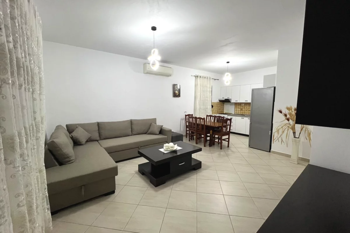 Shtepi me qera Apartament ne Tirane, 2+1, Mobilimi E mobiluar, Pagesa 45,000  Leke.
