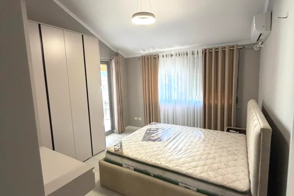 Shtepi me qera Apartament ne Tirane, 1+1, Mobilimi E mobiluar, Pagesa 50,000  Leke.