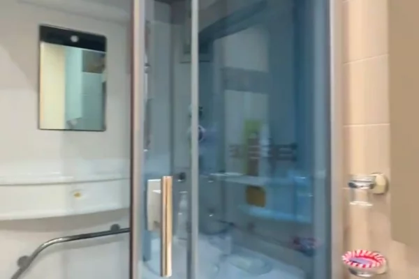 Shtepi ne shitje Apartament ne Tirane, 2+1, Mobilimi E mobiluar, Pagesa 278,000  Euro.