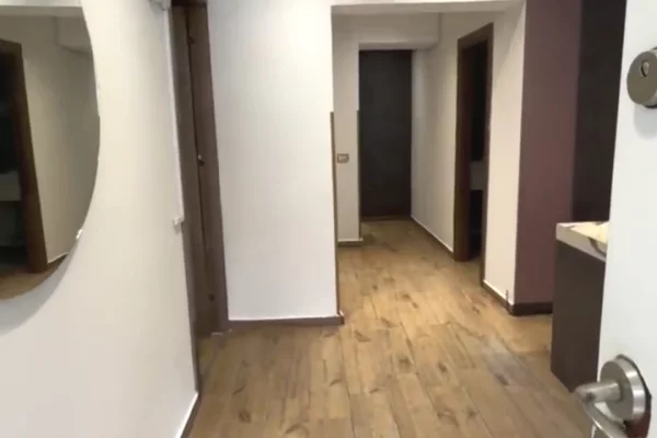 Ambient biznesi ne shitje 3+1 ne Tirane - 23,000,000 Leke