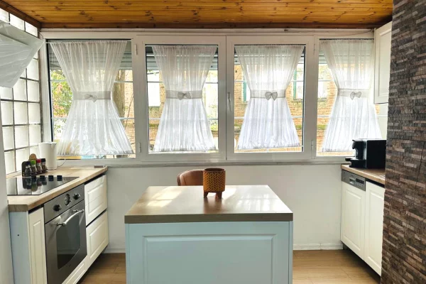 Shtepi me qera Apartament ne Tirane, 1+1, Mobilimi E mobiluar, Pagesa 70,000  Leke.