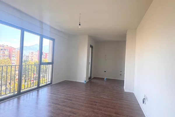 Shtepi me qera Apartament ne Tirane, 2+1, Mobilimi Bosh, pa mobiluar, Pagesa 600  Euro.