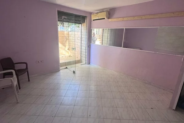 Ambient biznesi me qera 1+1 ne Tirane - 50,000 Leke