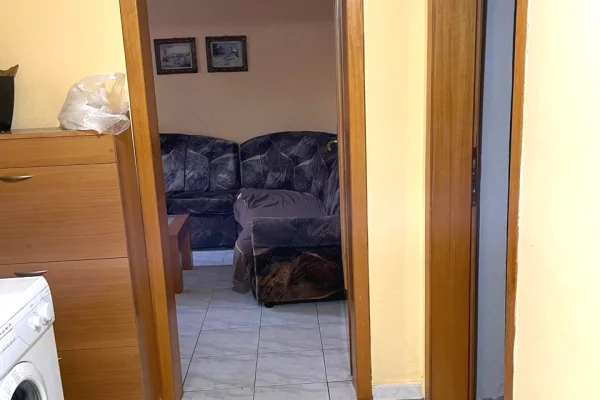 Shtepi me qera Apartament ne Tirane, 2+1, Mobilimi E mobiluar, Pagesa 60,000  Leke.