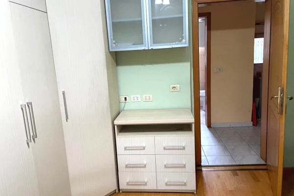 Shtepi me qera Apartament ne Tirane, 2+1, Mobilimi E mobiluar, Pagesa 60,000  Leke.