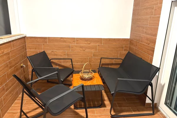 Shtepi me qera Apartament ne Tirane, 2+1, Mobilimi E mobiluar, Pagesa 80,000  Leke.