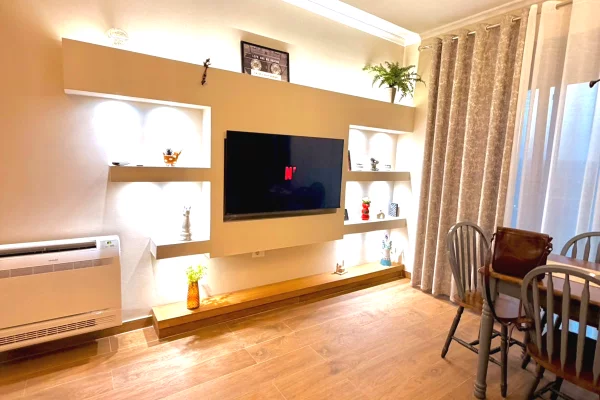 Shtepi me qera Apartament ne Tirane, 2+1, Mobilimi E mobiluar, Pagesa 850  Euro.