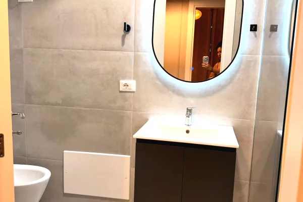 Shtepi me qera Apartament ne Tirane, 2+1, Mobilimi E mobiluar, Pagesa 850  Euro.