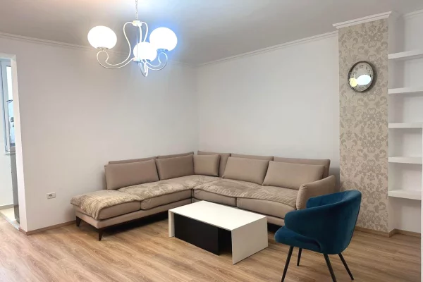 Shtepi me qera 3+1 ne Tirane - 1,000 Euro