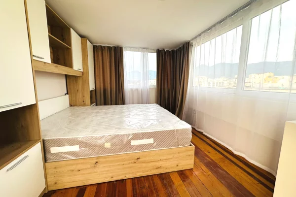 Shtepi me qera Apartament ne Tirane, 5+1, Mobilimi E mobiluar, Pagesa 2,500  Euro.