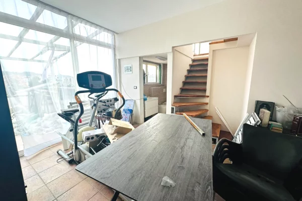Shtepi me qera Apartament ne Tirane, 5+1, Mobilimi E mobiluar, Pagesa 2,500  Euro.