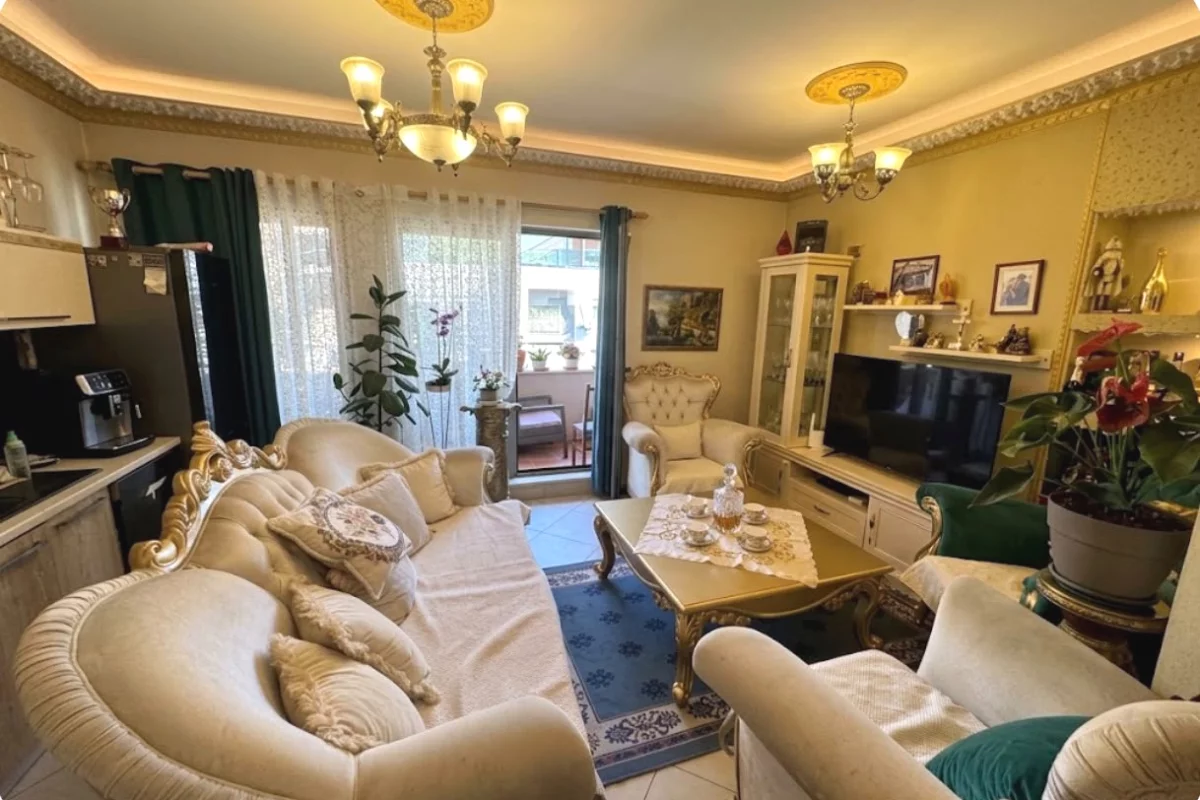 Shtepi me qera Apartament ne Tirane, 2+1, Mobilimi E mobiluar, Pagesa 1,000  Euro.