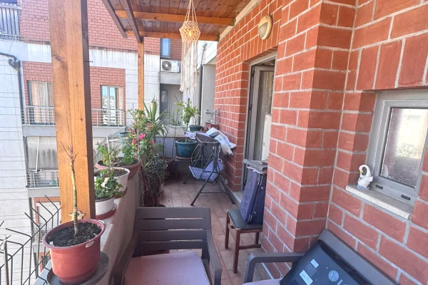 Shtepi me qera Apartament ne Tirane, 2+1, Mobilimi E mobiluar, Pagesa 1,000  Euro.
