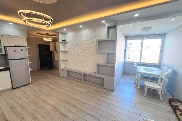 Shtepi ne shitje Apartament ne Tirane, 2+1, Mobilimi E mobiluar, Pagesa 15,000,000  Leke.