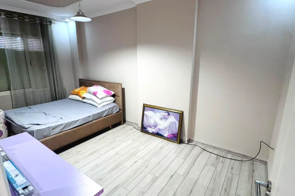 Shtepi ne shitje Apartament ne Tirane, 2+1, Mobilimi E mobiluar, Pagesa 15,000,000  Leke.