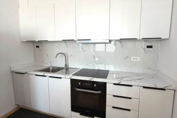 Shtepi me qera Apartament ne Tirane, 1+1, Mobilimi E mobiluar, Pagesa 75,000  Leke.