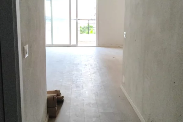 Shtepi ne shitje Apartament ne Tirane, 2+1, Mobilimi Bosh, pa mobiluar, Pagesa 17,000,000  Leke.