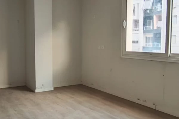 Shtepi ne shitje Apartament ne Tirane, 2+1, Mobilimi Bosh, pa mobiluar, Pagesa 17,000,000  Leke.