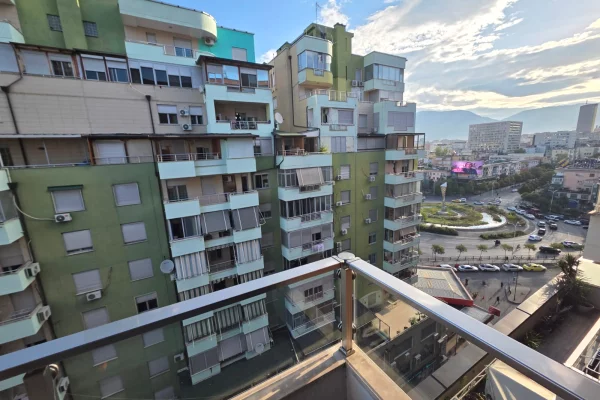 Shtepi me qera Apartament ne Tirane, 2+1, Mobilimi E mobiluar, Pagesa 1,000  Euro.
