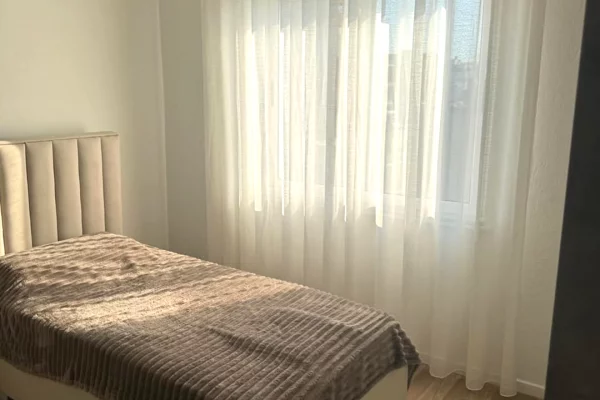 Shtepi ne shitje Apartament ne Tirane, 1+1, Mobilimi E mobiluar, Pagesa 13,000,000  Leke.