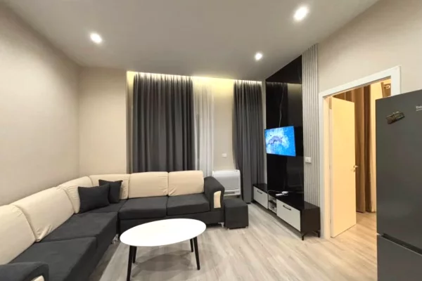 Jepet me qera apartament 1+1 te Kodra e Diellit.