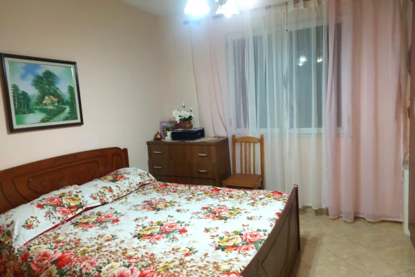 Shtepi ne shitje Apartament ne Tirane, 2+1, Mobilimi E mobiluar, Pagesa 13,500,000  Leke.