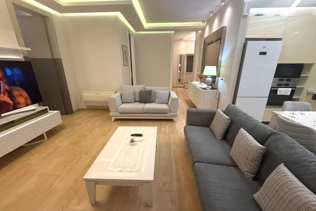 Shtepi ne shitje Apartament ne Tirane, 2+1, Mobilimi E mobiluar, Pagesa 330,000  Euro.
