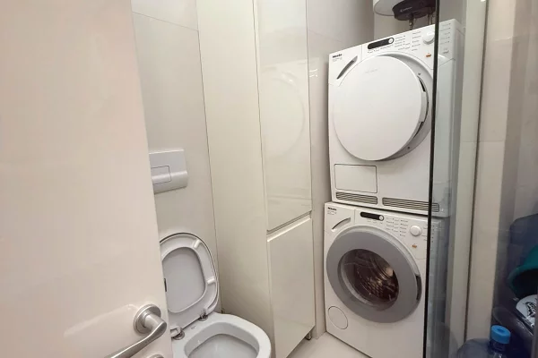 Shtepi ne shitje Apartament ne Tirane, 2+1, Mobilimi E mobiluar, Pagesa 330,000  Euro.