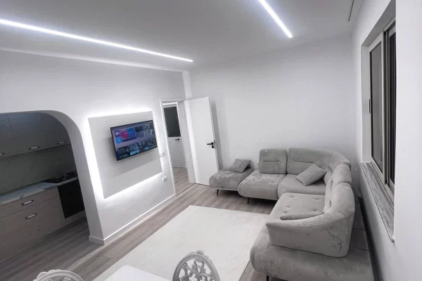 Shtepi me qera 1+1 ne Tirane - 60,000 Leke