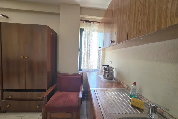 Shtepi me qera Apartament ne Tirane, 1+1, Mobilimi E mobiluar, Pagesa 45,000  Leke.