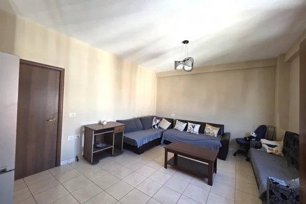 Shtepi me qera Apartament ne Tirane, 1+1, Mobilimi E mobiluar, Pagesa 45,000  Leke.