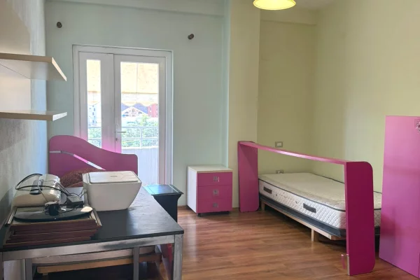 Shtepi me qera Apartament ne Tirane, 2+1, Mobilimi E mobiluar, Pagesa 53,000  Leke.