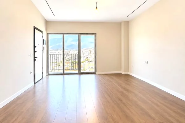 Shtepi ne shitje Apartament ne Tirane, 1+1, Mobilimi Bosh, pa mobiluar, Pagesa 169,000  Euro.