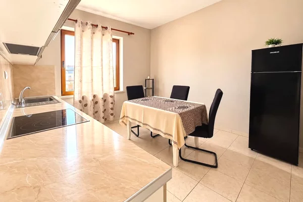 Shtepi ne shitje Apartament ne Tirane, 2+1, Mobilimi E mobiluar, Pagesa 160,000  Euro.