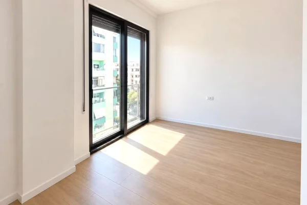 Shtepi ne shitje Apartament ne Tirane, 2+1, Mobilimi Bosh, pa mobiluar, Pagesa 255,000  Euro.