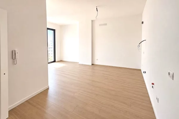 Shtepi ne shitje Apartament ne Tirane, 2+1, Mobilimi Bosh, pa mobiluar, Pagesa 255,000  Euro.