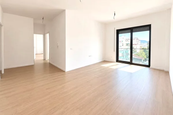 Komuna Parisit  🔺 Shesim super apartament 2+1 